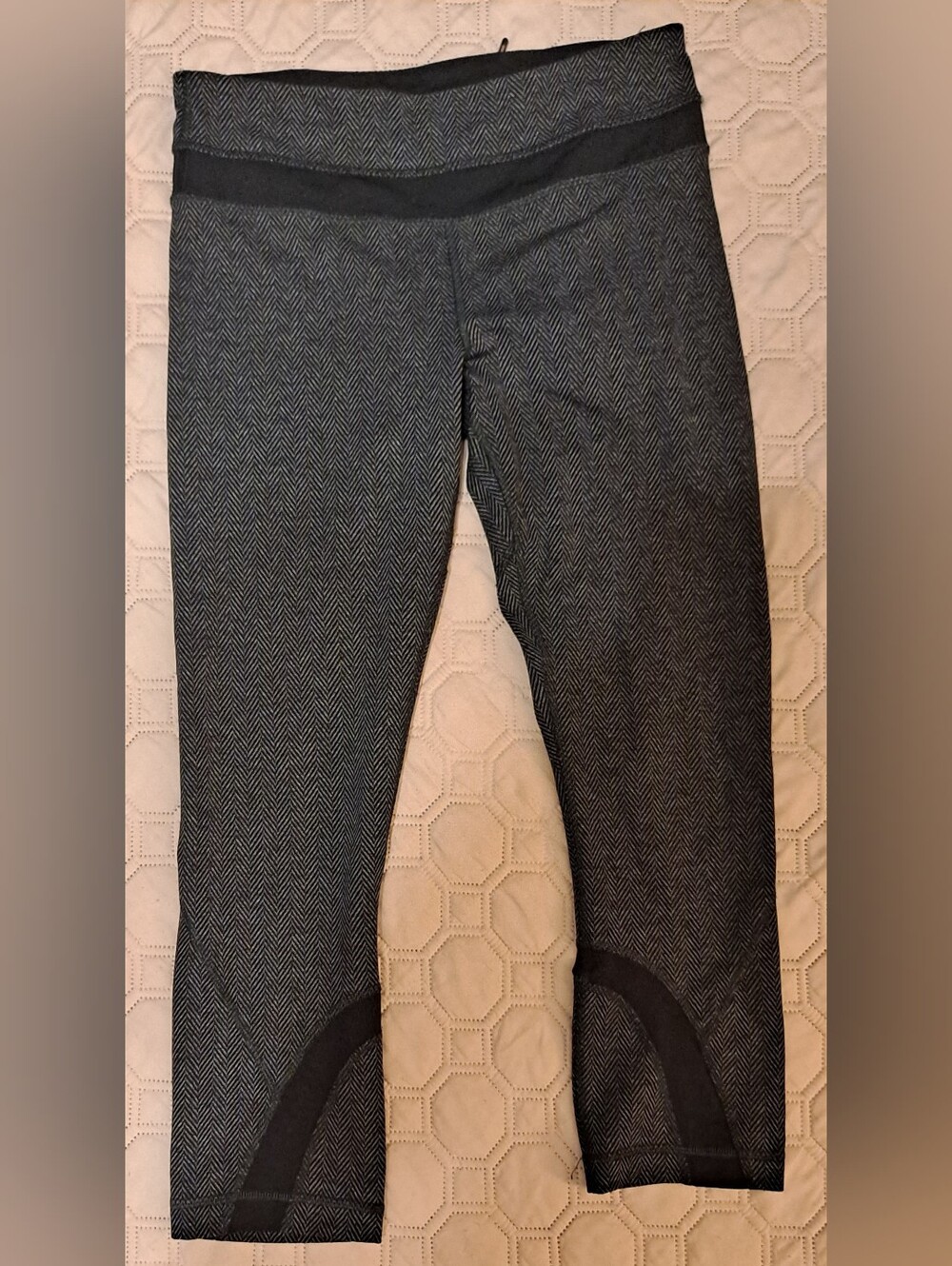 Lululemon Gray Herringbone Capri Leggings Sz S